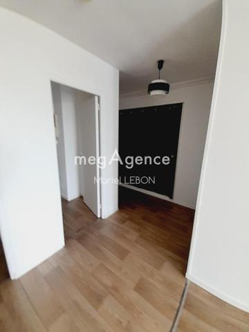 Appartement à FOUGERES, 35300 - 5 pièces 78m²
