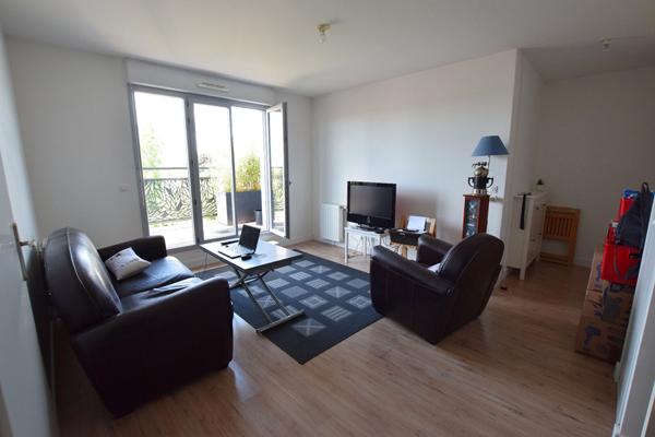 Appartement Nangis 2 pièce(s) 42.93 m2 grand balcon une place de parking