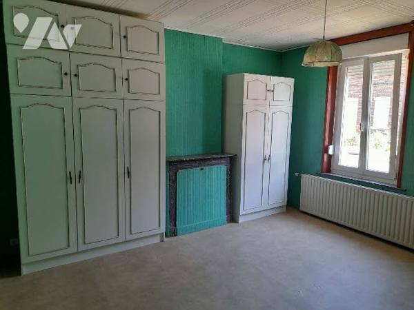Maison individuelle sur plus de 8 ares. Beaux volumes.