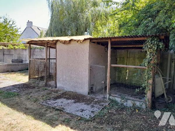 Maison individuelle sur plus de 8 ares. Beaux volumes.