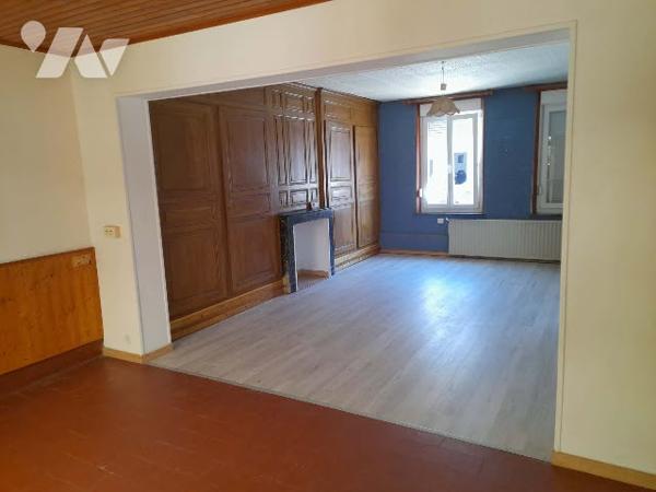 Maison individuelle sur plus de 8 ares. Beaux volumes.