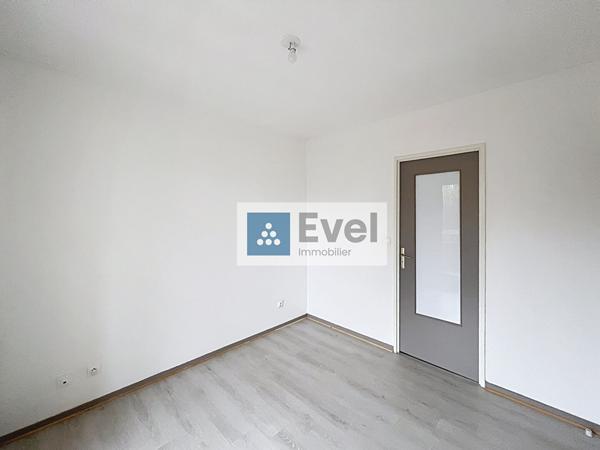 SARREGUEMINES, Appartement F2, Balcon et Garage