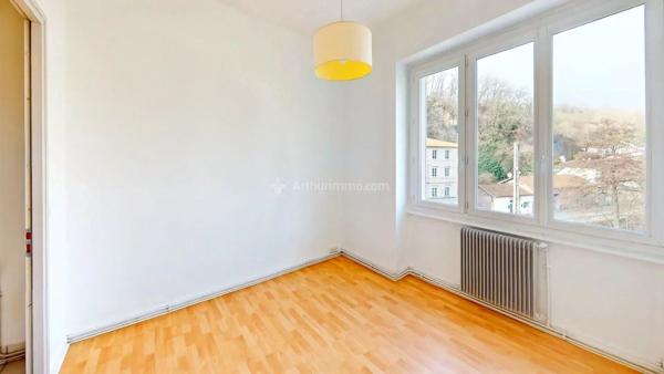 Vente                                                      Appartement
                        
                     3 pièces                      68 m2                     à Pont-Évêque