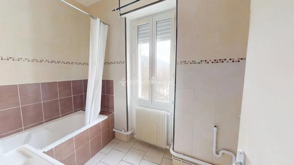 Vente                                                      Appartement
                        
                     3 pièces                      68 m2                     à Pont-Évêque
