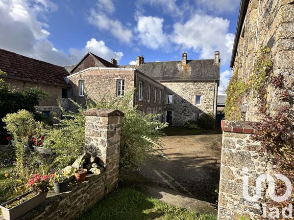 Maison à vendre 8 pièces 205 m² Saint-Sauveur-Villages