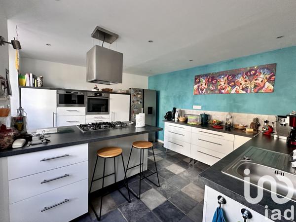 Maison à vendre 8 pièces 205 m² Saint-Sauveur-Villages