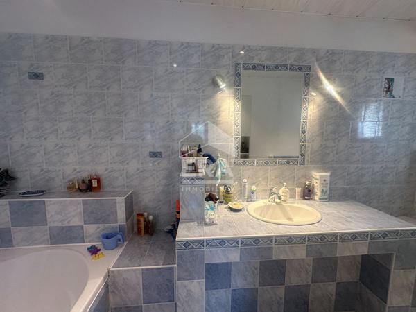 A VENDRE 83470 SAINT MAXIMIN LA SAINTE BAUME MAISON DE TYPE 5 DE 157M² SUR 2328M² DE JARDIN GARAGE PISCINE DEPENDANCE