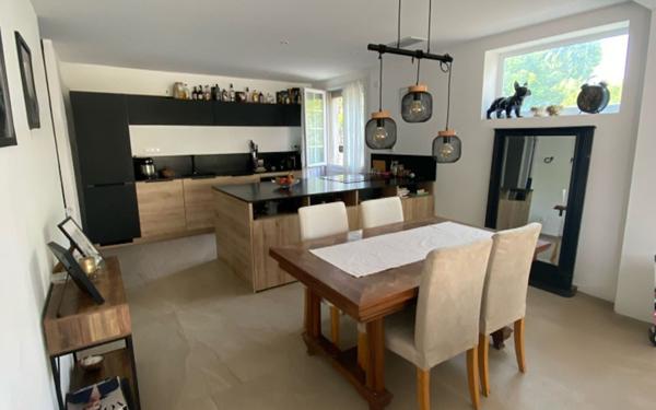 Maison à vendre    4 pièces •  Mallemort