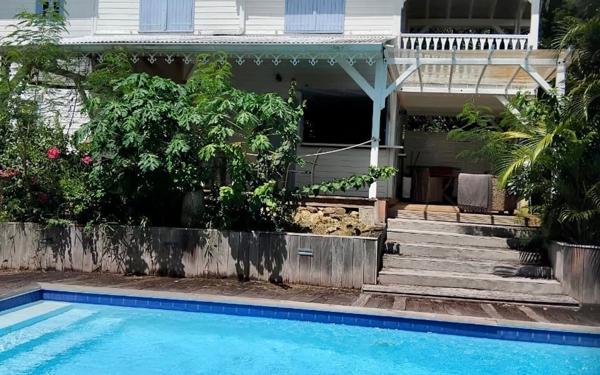 Maison à vendre    4 pièces • 117 m2 Sainte-Anne