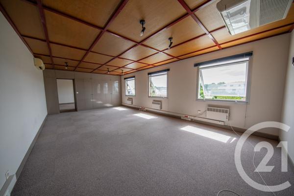 à vendre  58,30 m 2   ST MEDARD EN JALLES  - 33