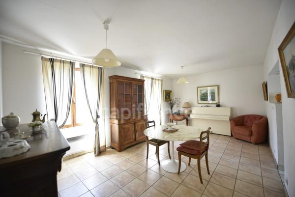 Maison en pierre pleine de charme dans un village recherché (27950)