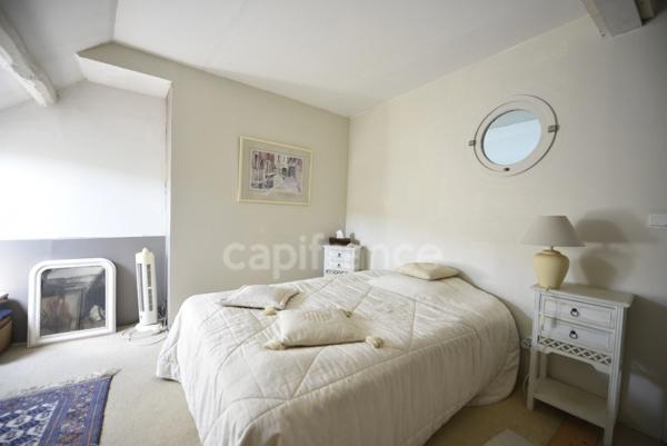 Maison en pierre pleine de charme dans un village recherché (27950)