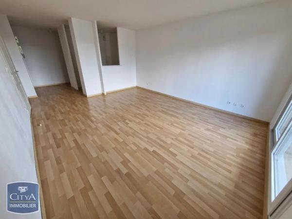 Appartement à louer 2 pièces 48.46m² Chinon (37500)