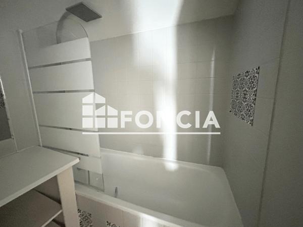 Location Appartement 3 pièces 83.43 m² - 11 RUE FLOIRAC Agen 47000