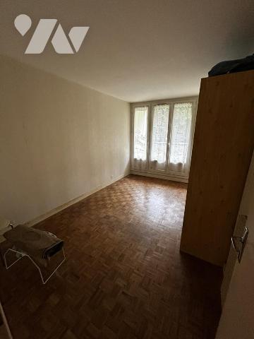 Appartement F2 à rafraîchir avec cave et parking