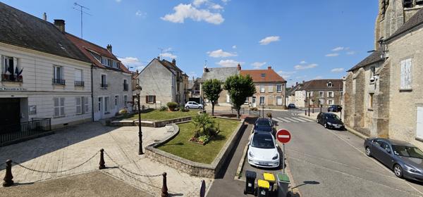 Méréville (91660) Découvrez le Charme Authentique : Maison de Village en Pierre avec Potentiel Illimité à Méréville !