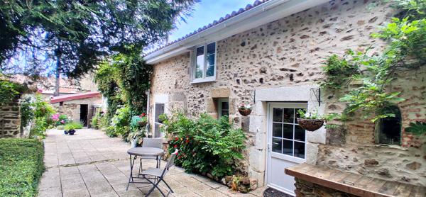 Maison à vendre à Fenioux (79160) - Deux-Sèvres