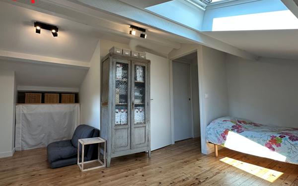 Maison à vendre    6 pièces •  Saint-Agnant