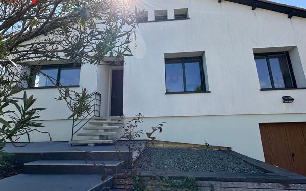 Maison à vendre    6 pièces •  Saint-Agnant