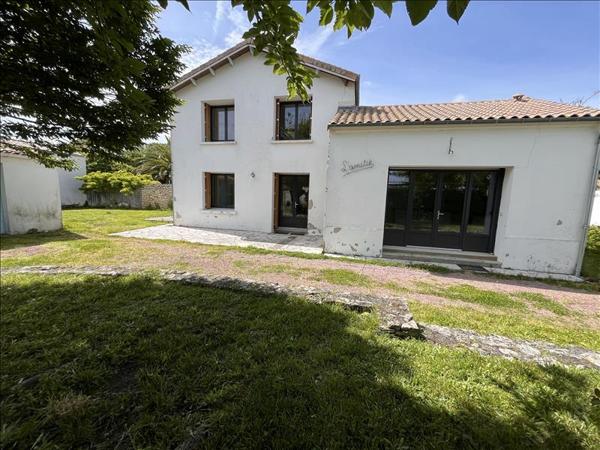 Maison à vendre |  Le Grand-Village-Plage |  4 pièces | 81 m²