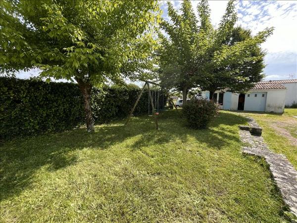 Maison à vendre |  Le Grand-Village-Plage |  4 pièces | 81 m²