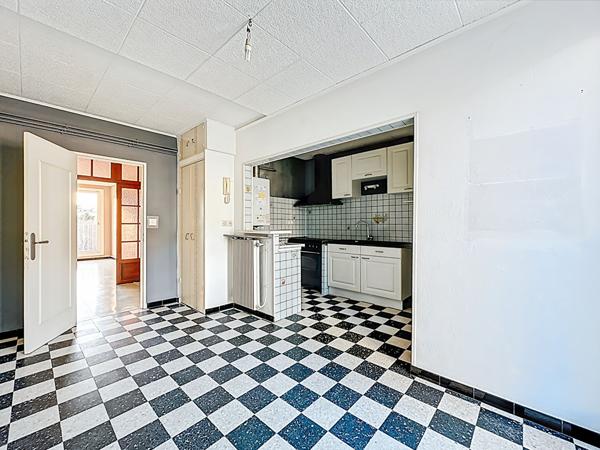 A vendre Marseille 13013 Les Olives spacieux T6 lumineux  Dernier étage Vue dégagée  Garage