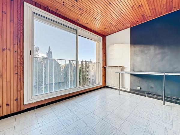 A vendre Marseille 13013 Les Olives spacieux T6 lumineux  Dernier étage Vue dégagée  Garage