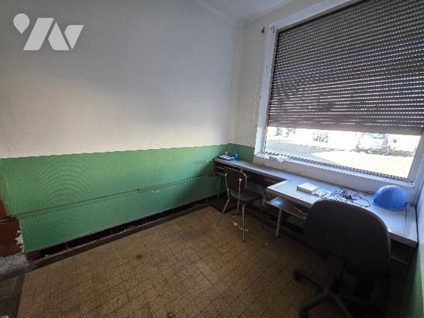 A vendre bâtiment professionnelle d'environ 300m²