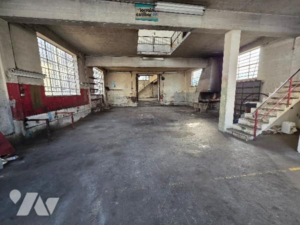 A vendre bâtiment professionnelle d'environ 300m²