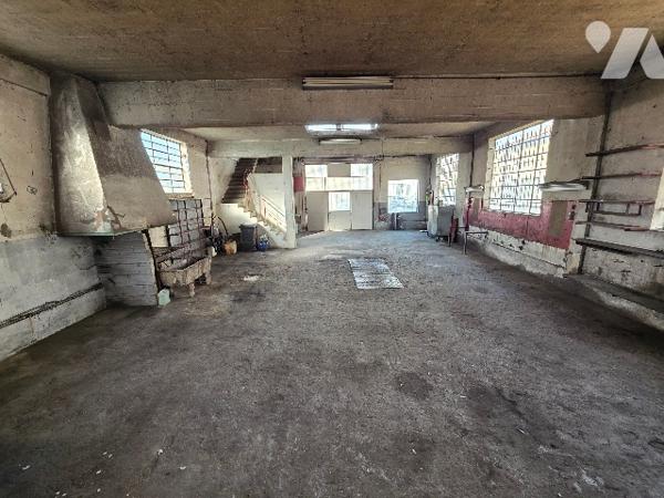 A vendre bâtiment professionnelle d'environ 300m²