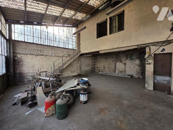 A vendre bâtiment professionnelle d'environ 300m²