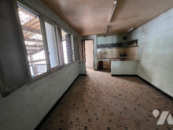 A vendre bâtiment professionnelle d'environ 300m²