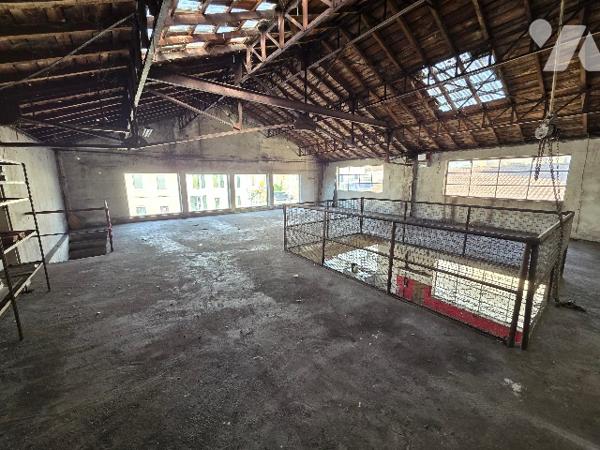 A vendre bâtiment professionnelle d'environ 300m²