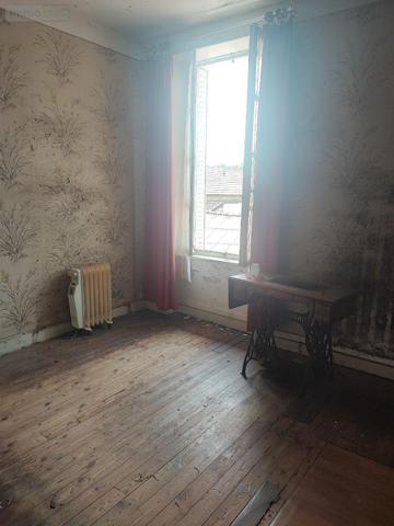 Immeuble à vendre à La Jonchère-Saint-Maurice en Haute-Vienne (87340), ref : MGC/906