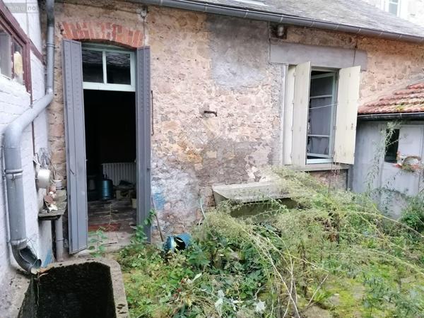 Immeuble à vendre à La Jonchère-Saint-Maurice en Haute-Vienne (87340), ref : MGC/906