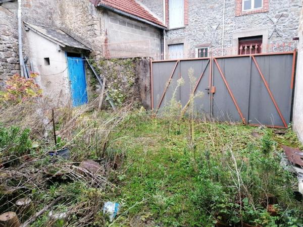 Immeuble à vendre à La Jonchère-Saint-Maurice en Haute-Vienne (87340), ref : MGC/906