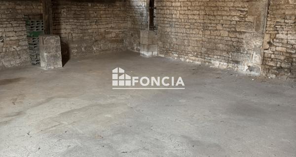Location Parking 53.92 m² - Niort 79000