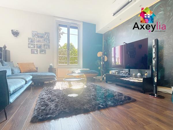 Roanne (42300) A VENDRE - ROANNE CENTRE - APPARTEMENT T5 ENTIÈREMENT RÉNOVÉ AVEC 3 CHAMBRES, PARKING, GARAGE, GRENIER ET CAVE