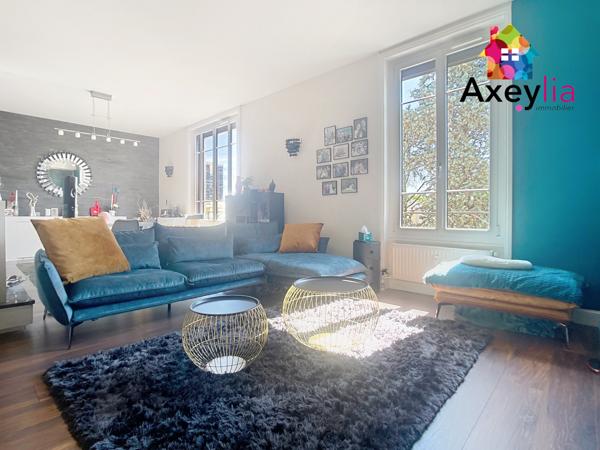 Roanne (42300) A VENDRE - ROANNE CENTRE - APPARTEMENT T5 ENTIÈREMENT RÉNOVÉ AVEC 3 CHAMBRES, PARKING, GARAGE, GRENIER ET CAVE