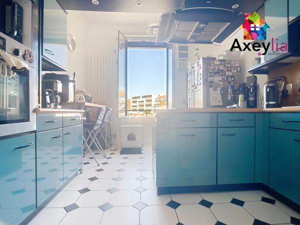 Roanne (42300) A VENDRE - ROANNE CENTRE - APPARTEMENT T5 ENTIÈREMENT RÉNOVÉ AVEC 3 CHAMBRES, PARKING, GARAGE, GRENIER ET CAVE