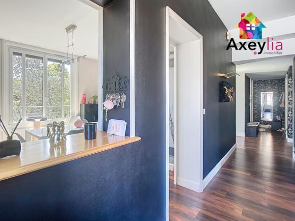 Roanne (42300) A VENDRE - ROANNE CENTRE - APPARTEMENT T5 ENTIÈREMENT RÉNOVÉ AVEC 3 CHAMBRES, PARKING, GARAGE, GRENIER ET CAVE