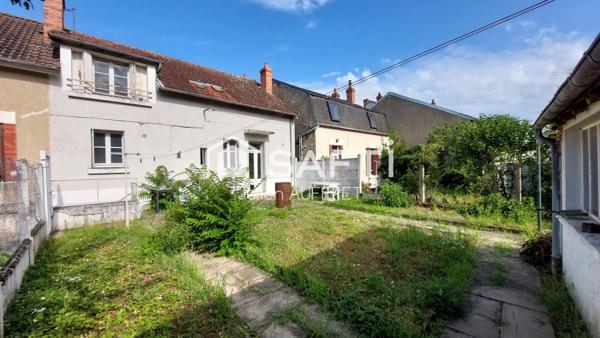 Centre ville de Cosne dans rue peu passante