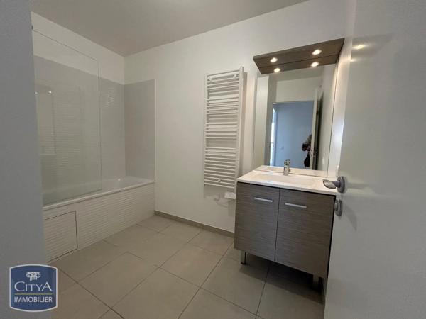 Appartement à louer 4 pièces 81.46m² Caen (14000)