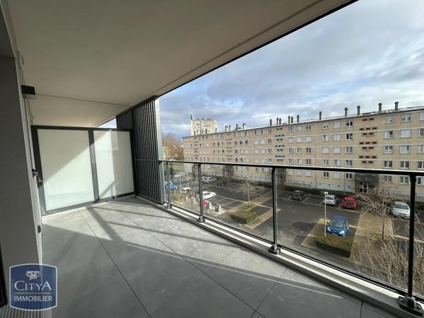 Appartement à louer 4 pièces 81.46m² Caen (14000)