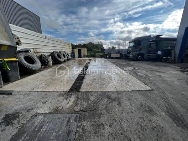 Local d'activité de 433 m²