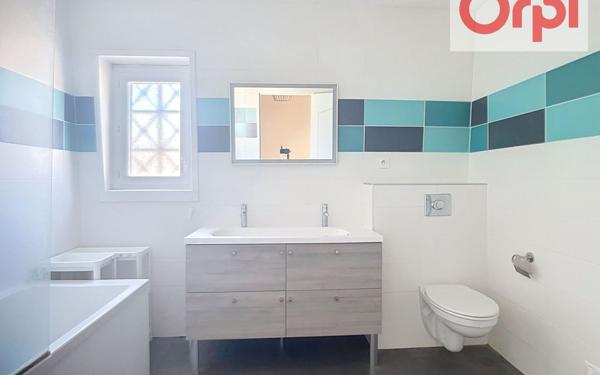 Maison à louer    4 pièces • 117,65 m2 Lésigny