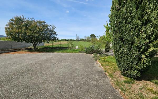 Maison à vendre    3 pièces •  Saint-Sernin