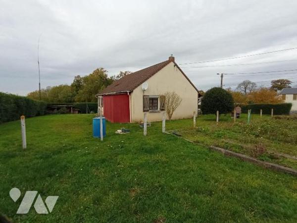 A Saint Germain du Crioult , une maison de plain-pied d'une surface d'environ 85 m² et de 5 piè...