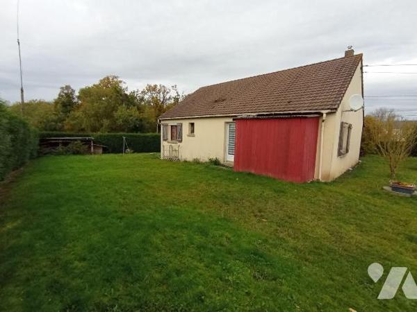 A Saint Germain du Crioult , une maison de plain-pied d'une surface d'environ 85 m² et de 5 piè...