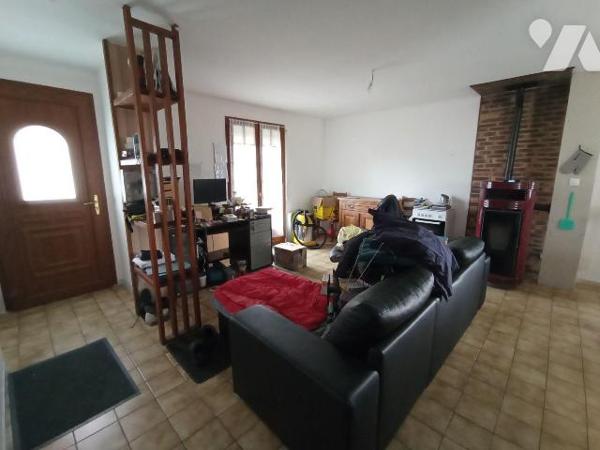 A Saint Germain du Crioult , une maison de plain-pied d'une surface d'environ 85 m² et de 5 piè...